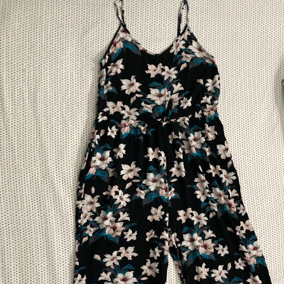 🦋AÉROPOSTALE   Floral V-Neck Jumpsuit Size : Small - Picture 8 of 16